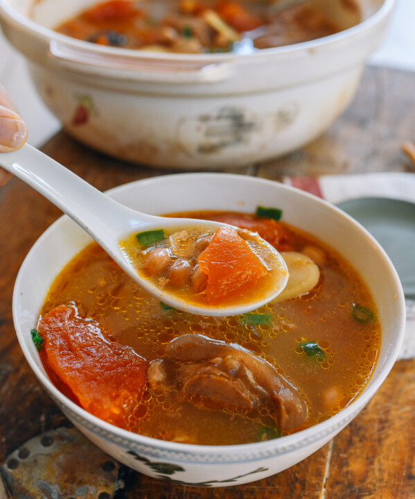 Chinese Pig Feet and Papaya Soup