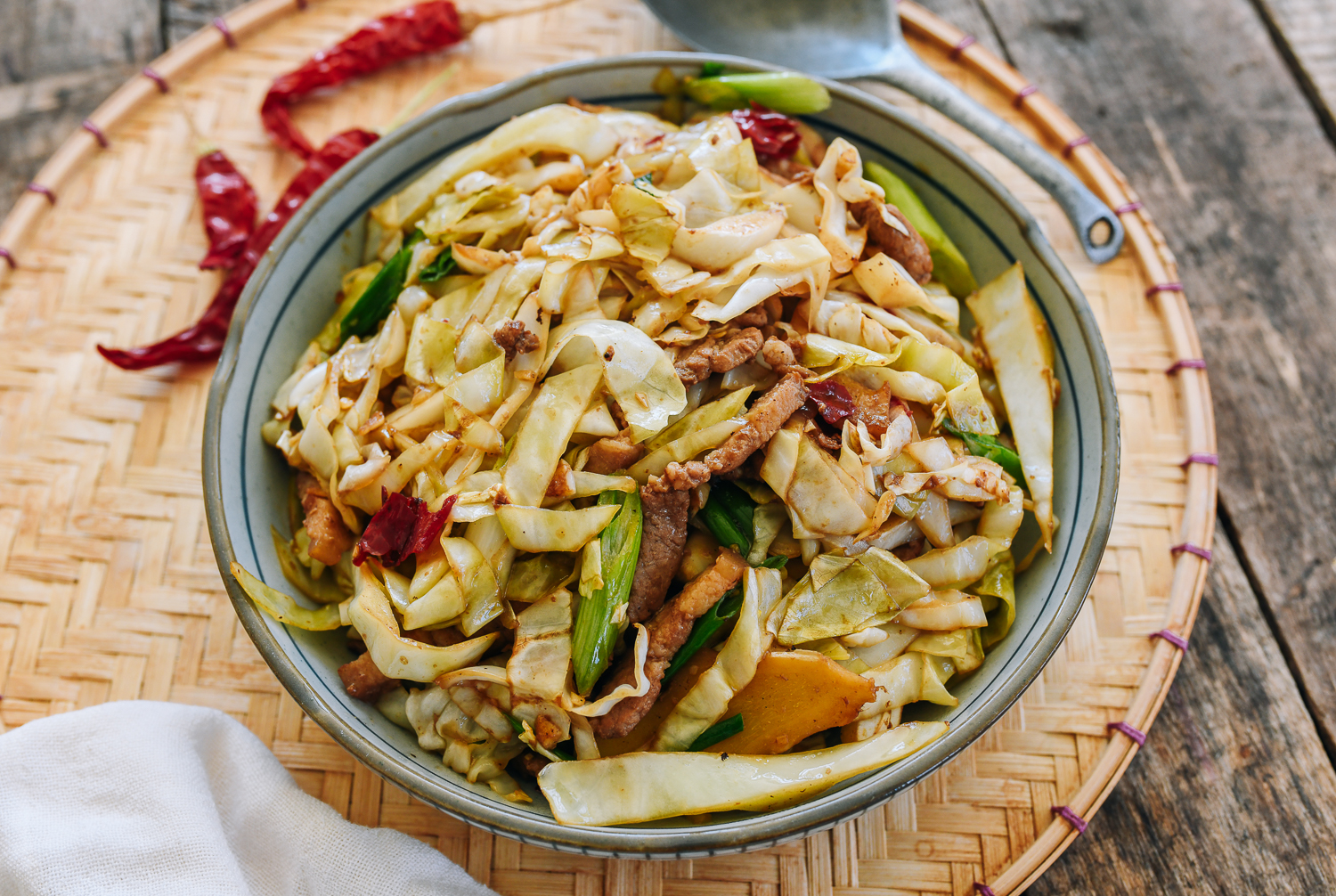 Pickled cabbage stir-fry with pork